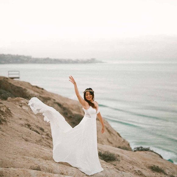 Essence of Australia Wedding Dress, Bridal Size 8 - Never worn or altered! - Picture 5 of 6